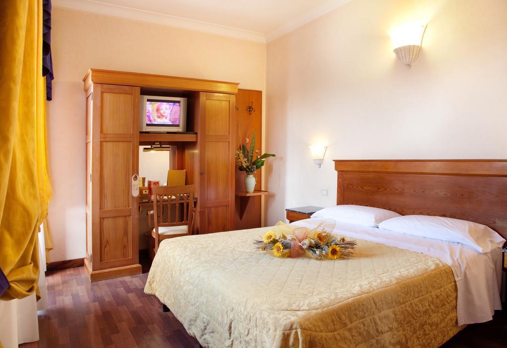Hotel Porta Faenza Firenze Esterno foto